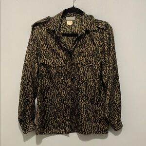 074.  Vintage Como Multicolored Notched Button Down blouse